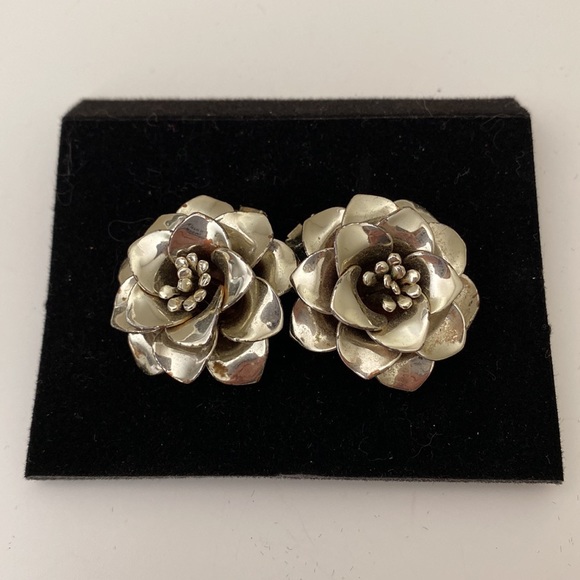 Vintage Floral Silver Tone Clip On Earrings Mid Century Modern Flower Button - Picture 9 of 9